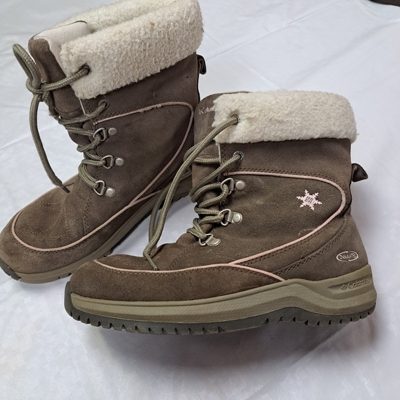 Columbia Winter /Trek Boots Youth 6 - Picture 6 of 12
